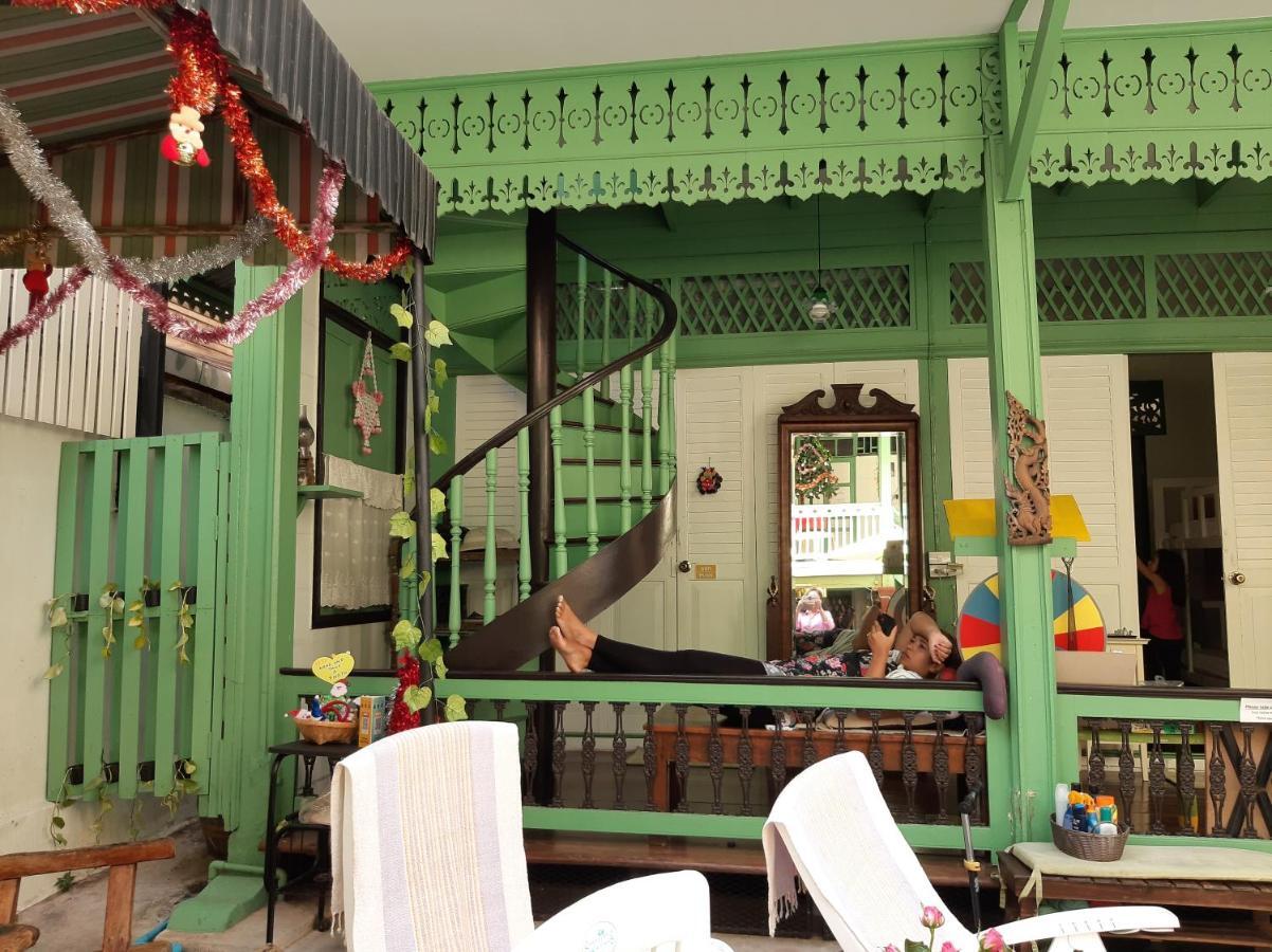 Green Teak House Bangkok Extérieur photo